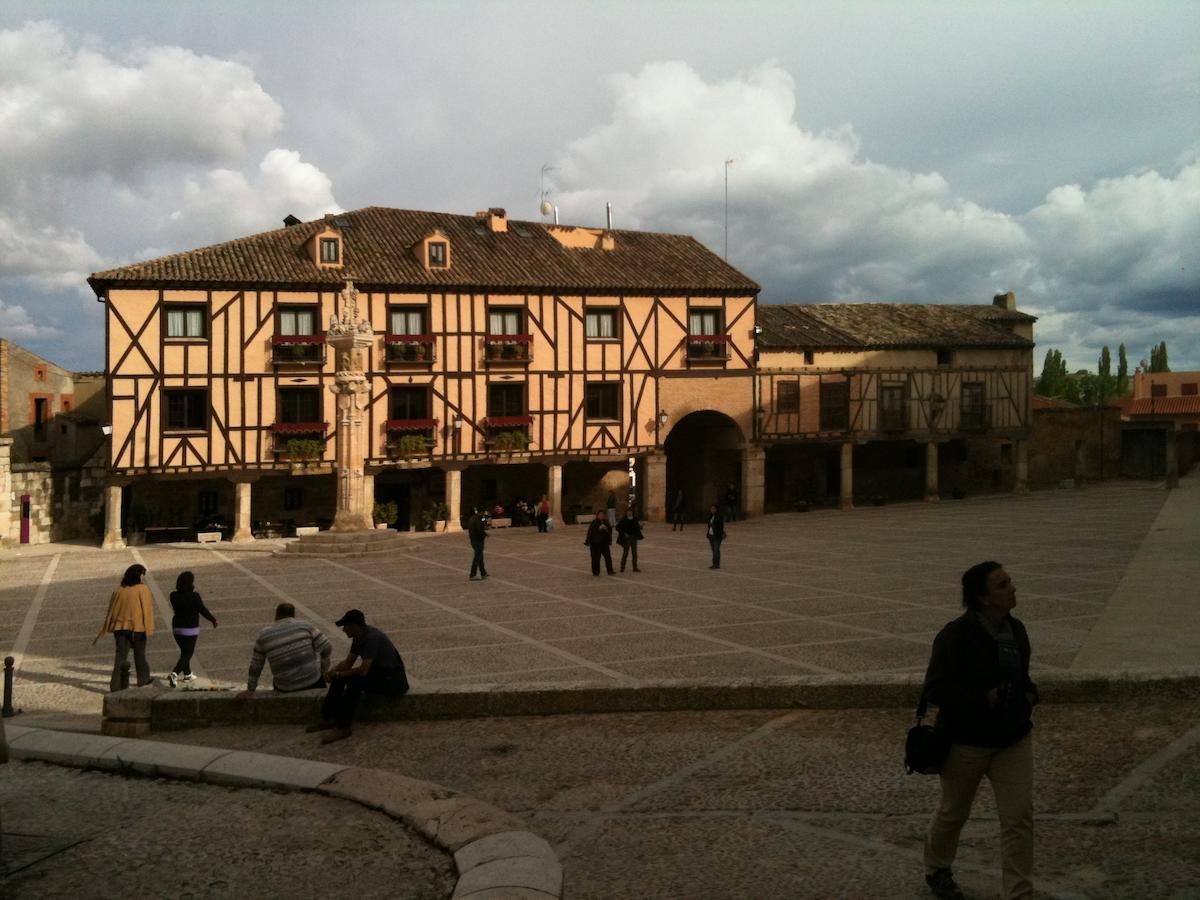 La Posada Ducal Penaranda de Duero Exterior foto