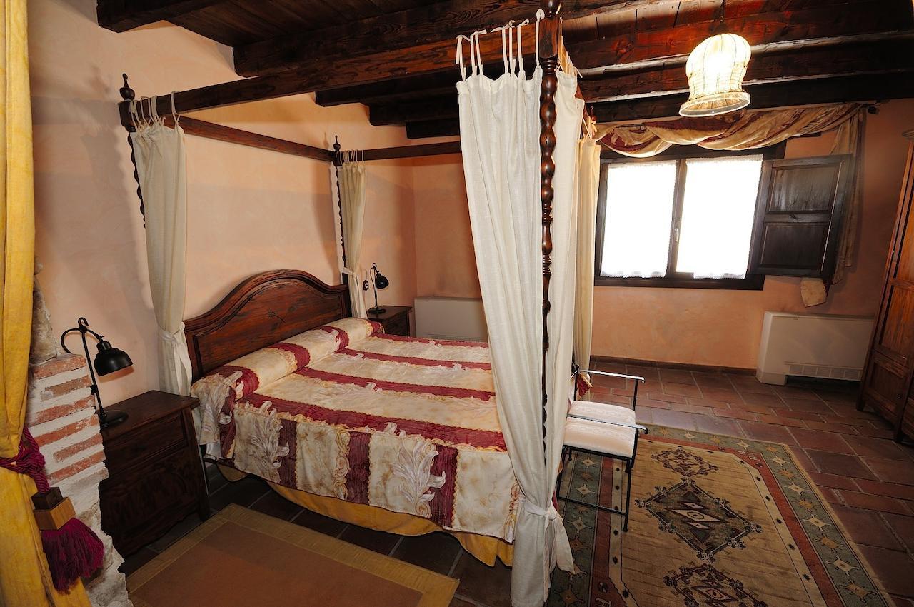 La Posada Ducal Penaranda de Duero Habitación foto